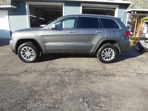 Jeep Grand Cherokee 4WD 4dr Overland Summit 2012 Jeep Grand Cherokee 4WD 4dr Overland Summit 2012