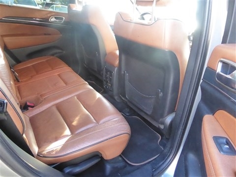 Jeep Grand Cherokee 4WD 4dr Overland Summit 2012 Jeep Grand Cherokee 4WD 4dr Overland Summit 2012