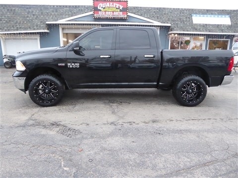 RAM 1500 Big Horn 4x4 Crew Cab 5'7" Box 2017