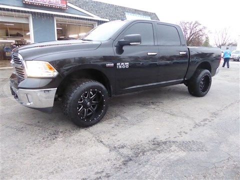 RAM 1500 Big Horn 4x4 Crew Cab 5'7" Box 2017