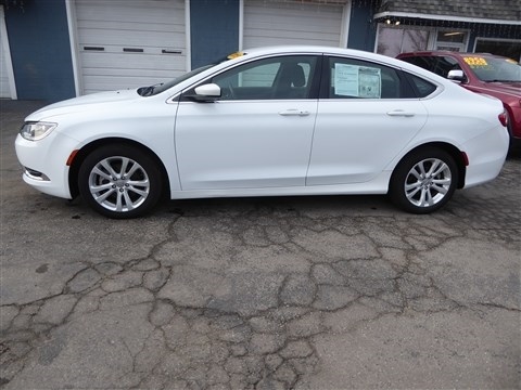 Chrysler 200 4dr Sdn Limited FWD 2015