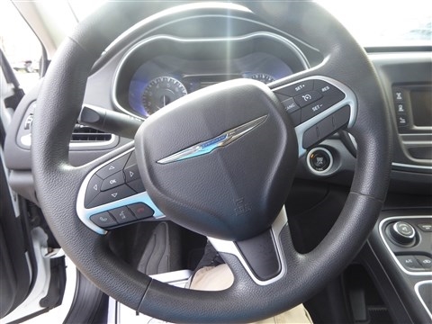 Chrysler 200 4dr Sdn Limited FWD 2015