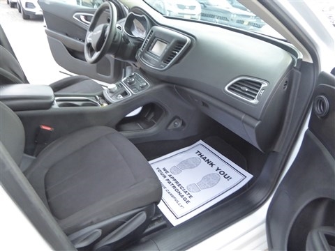 Chrysler 200 4dr Sdn Limited FWD 2015