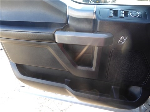 Ford F-150 4WD SuperCrew 145" Lariat 2015