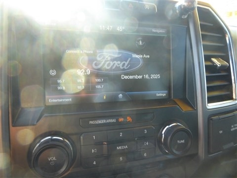 Ford F-150 4WD SuperCrew 145" Lariat 2015