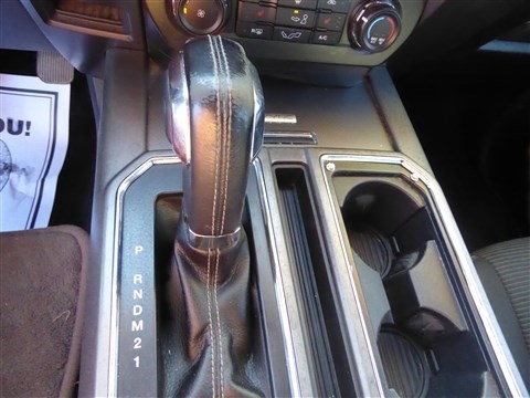 Ford F-150 4WD SuperCrew 145" Lariat 2015