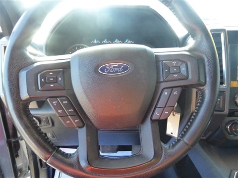 Ford F-150 4WD SuperCrew 145" Lariat 2015