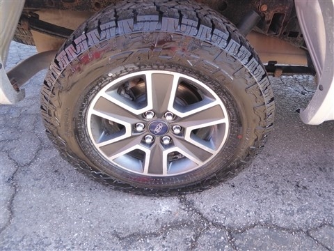 Ford F-150 4WD SuperCrew 145" Lariat 2015