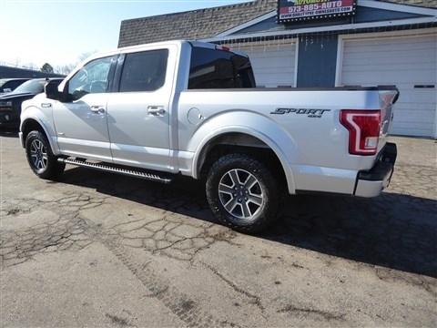 Ford F-150 4WD SuperCrew 145" Lariat 2015