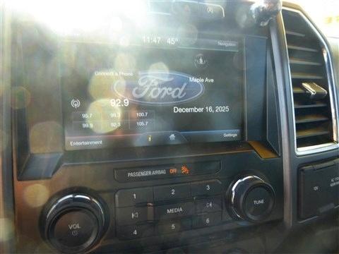 Ford F-150 4WD SuperCrew 145" Lariat 2015