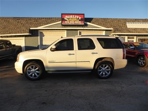 2011 GMC Yukon Denali's photo