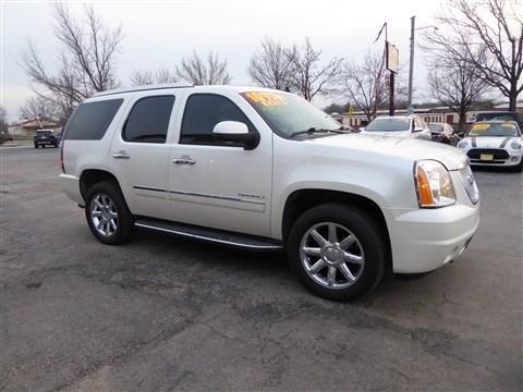 GMC Yukon AWD 4dr 1500 Denali 2011