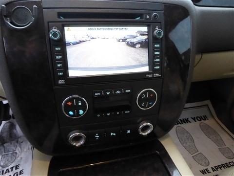 GMC Yukon AWD 4dr 1500 Denali 2011