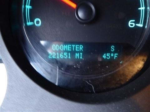 GMC Yukon AWD 4dr 1500 Denali 2011