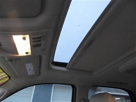 GMC Yukon AWD 4dr 1500 Denali 2011