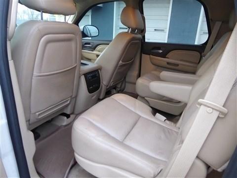 GMC Yukon AWD 4dr 1500 Denali 2011