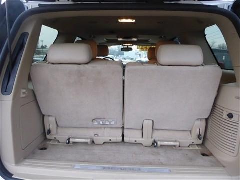 GMC Yukon AWD 4dr 1500 Denali 2011