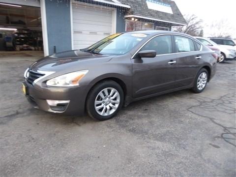 Nissan Altima 4dr Sdn I4 2.5 S 2014
