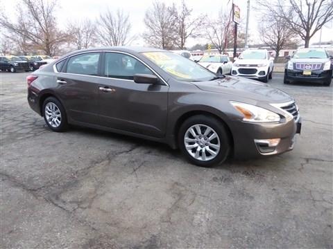 Nissan Altima 4dr Sdn I4 2.5 S 2014