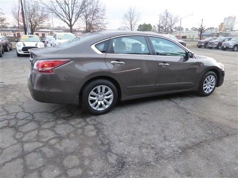 Nissan Altima 4dr Sdn I4 2.5 S 2014