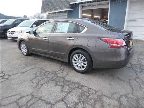 Nissan Altima 4dr Sdn I4 2.5 S 2014