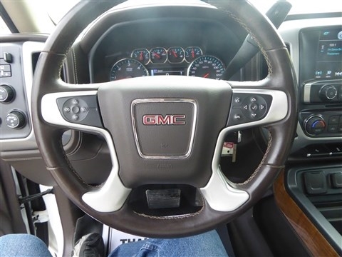 GMC Sierra 1500 4WD Crew Cab 143.5" SLT 2017