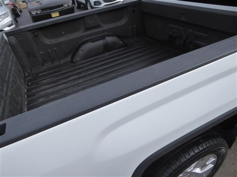 GMC Sierra 1500 4WD Crew Cab 143.5" SLT 2017