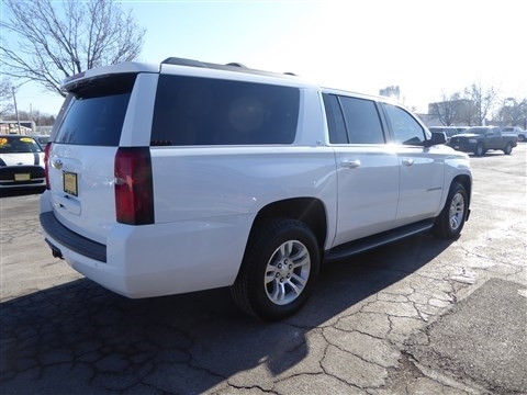 Chevrolet Suburban 4WD 4dr 1500 LT 2016