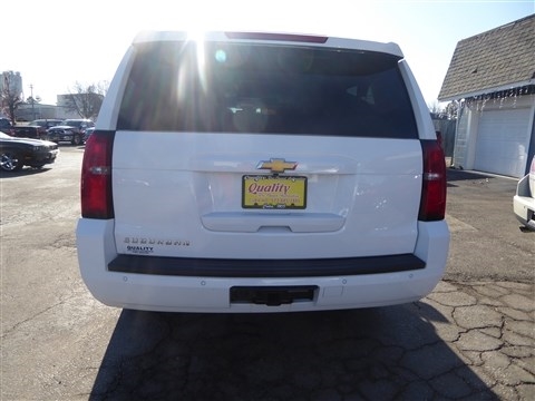 Chevrolet Suburban 4WD 4dr 1500 LT 2016