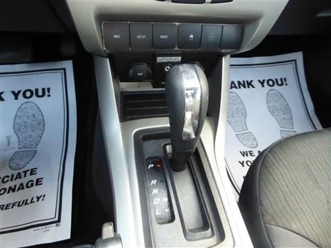 Ford Focus 4dr Sdn SE 2010