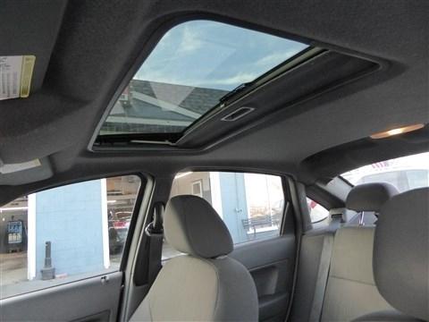 Ford Focus 4dr Sdn SE 2010