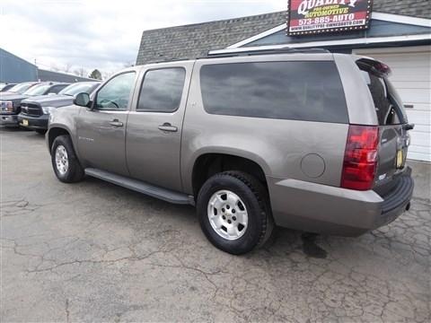 Chevrolet Suburban 2WD 4dr 1500 LT 2013
