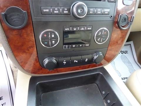 Chevrolet Suburban 2WD 4dr 1500 LT 2013