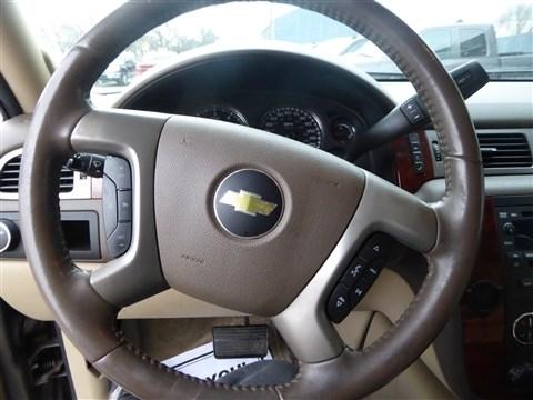 Chevrolet Suburban 2WD 4dr 1500 LT 2013