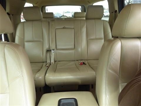 Chevrolet Suburban 2WD 4dr 1500 LT 2013