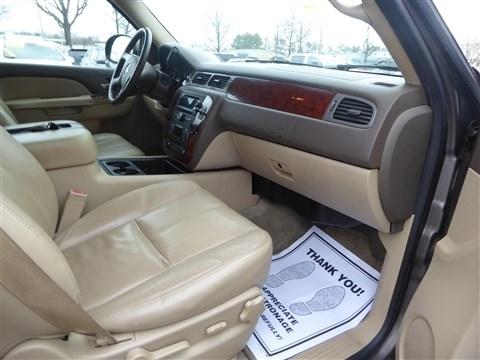 Chevrolet Suburban 2WD 4dr 1500 LT 2013