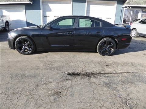 Dodge Charger 4dr Sdn SXT RWD 2013