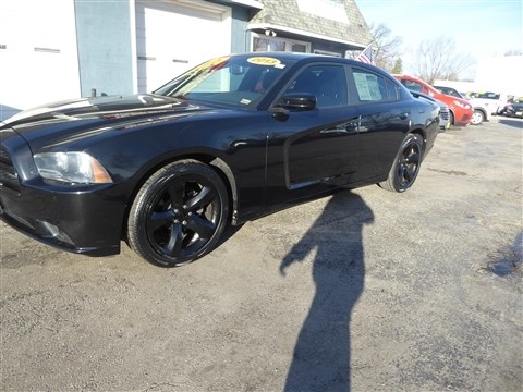 Dodge Charger 4dr Sdn SXT RWD 2013