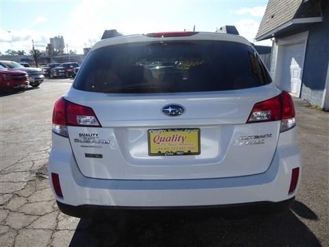 Subaru Outback 4dr Wgn H4 Auto 2.5i Premium 2013