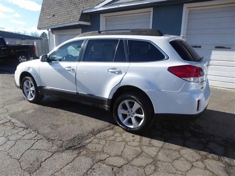 Subaru Outback 4dr Wgn H4 Auto 2.5i Premium 2013