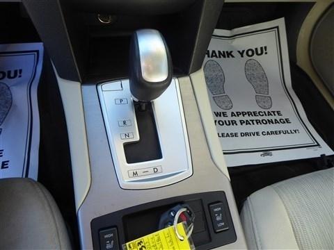 Subaru Outback 4dr Wgn H4 Auto 2.5i Premium 2013