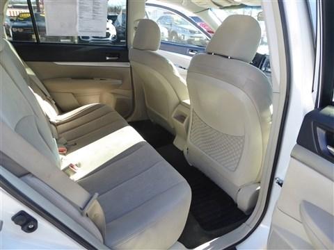 Subaru Outback 4dr Wgn H4 Auto 2.5i Premium 2013