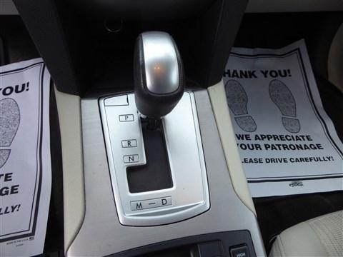 Subaru Outback 4dr Wgn H4 Auto 2.5i Premium 2013