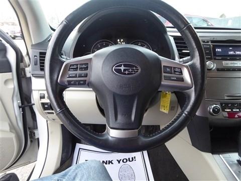 Subaru Outback 4dr Wgn H4 Auto 2.5i Premium 2013