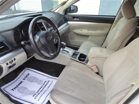 Subaru Outback 4dr Wgn H4 Auto 2.5i Premium 2013
