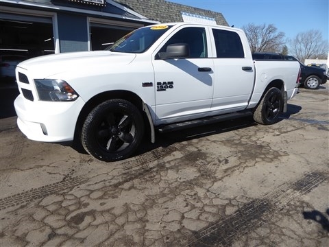 RAM 1500 Classic Express 4x4 Crew Cab 5'7" Box 2019