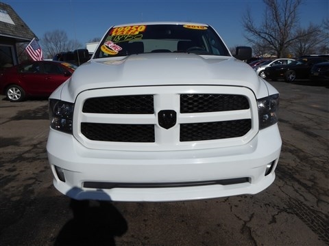 RAM 1500 Classic Express 4x4 Crew Cab 5'7" Box 2019