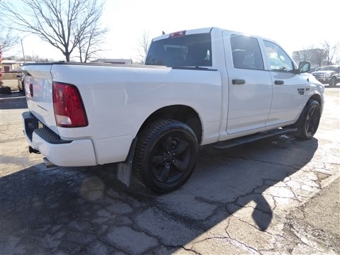 RAM 1500 Classic Express 4x4 Crew Cab 5'7" Box 2019