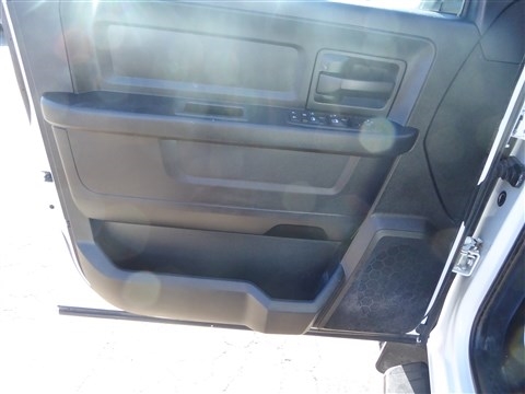 RAM 1500 Classic Express 4x4 Crew Cab 5'7" Box 2019