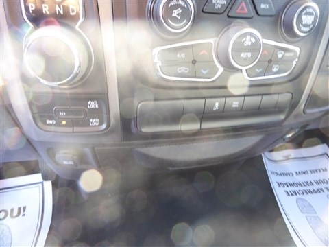 RAM 1500 Classic Express 4x4 Crew Cab 5'7" Box 2019